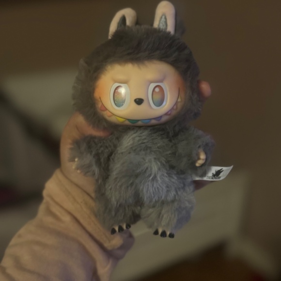 Secret ID Labubu PopMart Big Into Energy - Picture 3 of 3